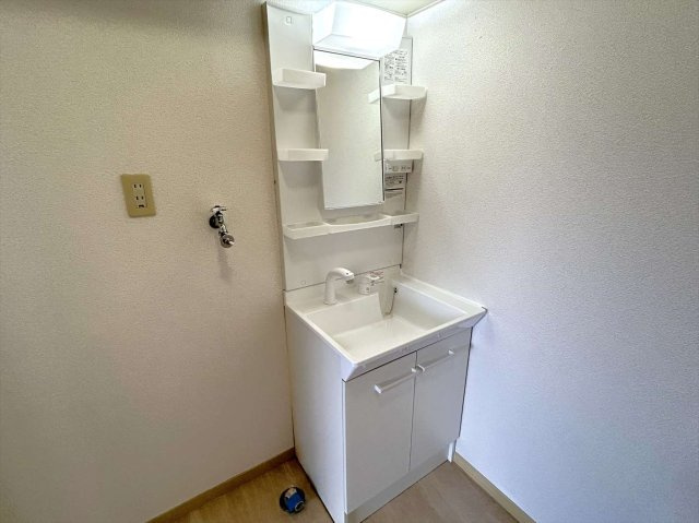 アンセスグランヒルズ　Ｅ棟の独立洗面台