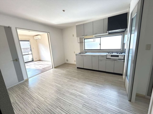 アンセスグランヒルズ　Ｅ棟の居間・リビング