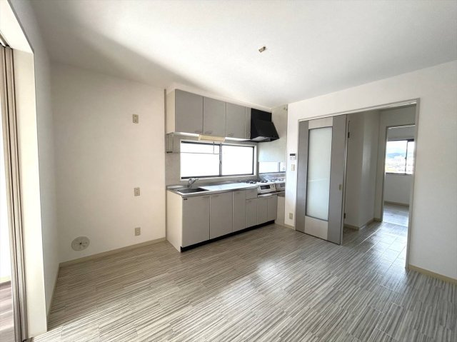 アンセスグランヒルズ　Ｅ棟の居間・リビング