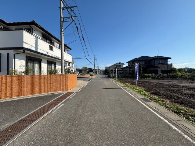 川越市笠幡　建築条件なし売地　「笠幡駅」徒歩12分　敷地60坪　【霞ヶ関西小学区】の前面道路含む現地写真