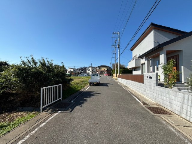 川越市笠幡　建築条件なし売地　「笠幡駅」徒歩12分　敷地60坪　【霞ヶ関西小学区】の前面道路含む現地写真