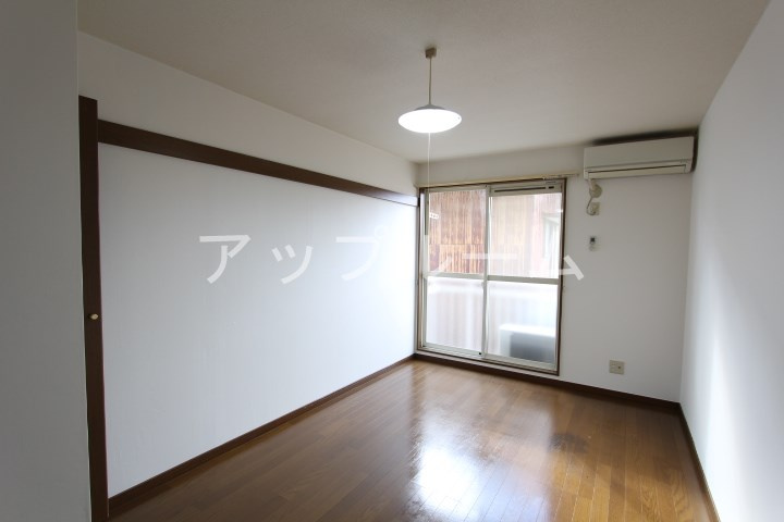 パークハイツ新栄の居間・リビング