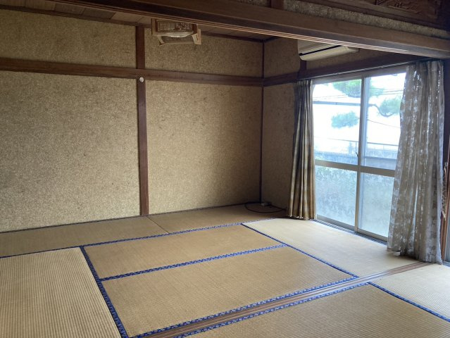 西条市安知生の中古一戸建の和室