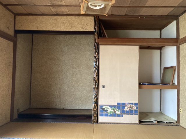 西条市安知生の中古一戸建の和室