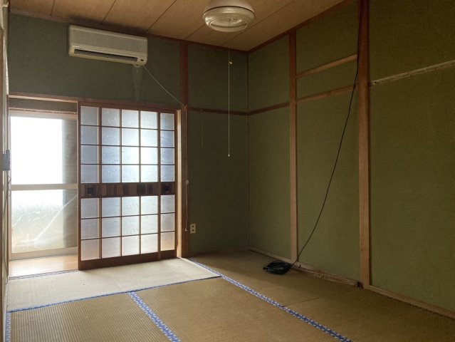 西条市安知生の中古一戸建の和室