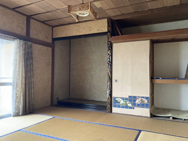 西条市安知生の中古一戸建の和室