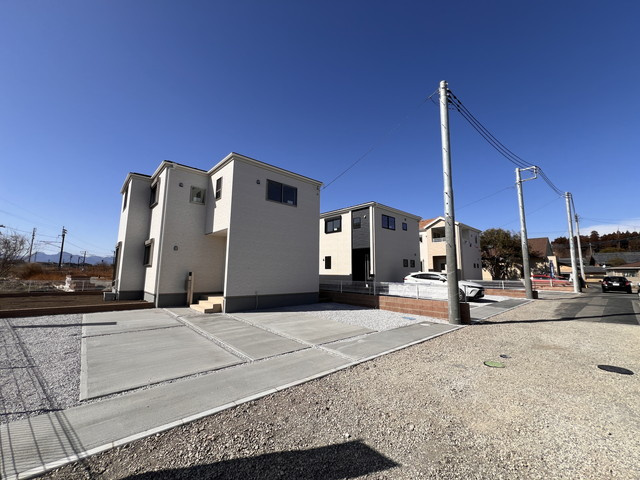 新築　高崎市八幡町第6　Livvele Garden.S 1号棟の前面道路含む現地写真|　高崎市八幡町第6　Livvele Garden.S