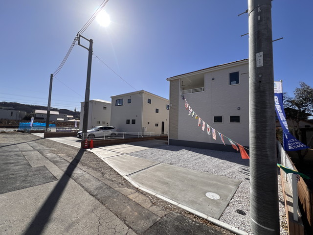 新築　高崎市八幡町第6　Livvele Garden.S 1号棟の前面道路含む現地写真|現地写真　東側接道幅員約4ｍ