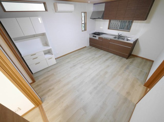 【居間・リビング】 | 神若通３丁目中古戸建