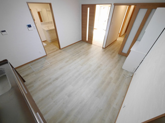 【居間・リビング】 | 神若通３丁目中古戸建