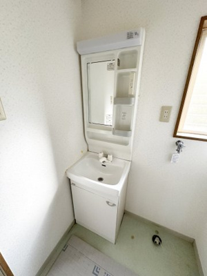 【独立洗面台】 | 緑ヶ丘ヴィレッジⅠ | ※修繕中のお写真です