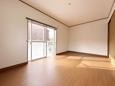 【洋室】 | 緑ヶ丘ヴィレッジⅠ | ※修繕中のお写真です