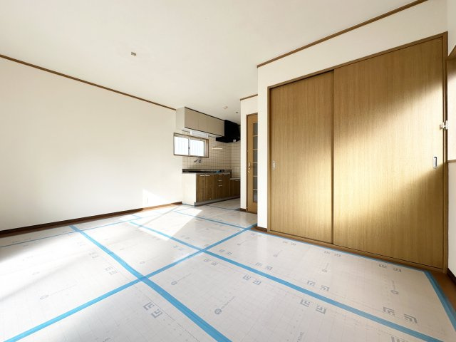 緑ヶ丘ヴィレッジⅠの居間・リビング|※修繕中のお写真です