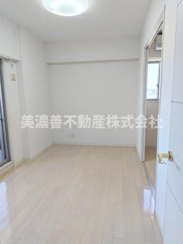 ６４２６７　キャッスルハイツ正木Ⅲの洋室