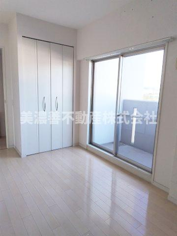 ６４２６７　キャッスルハイツ正木Ⅲの洋室