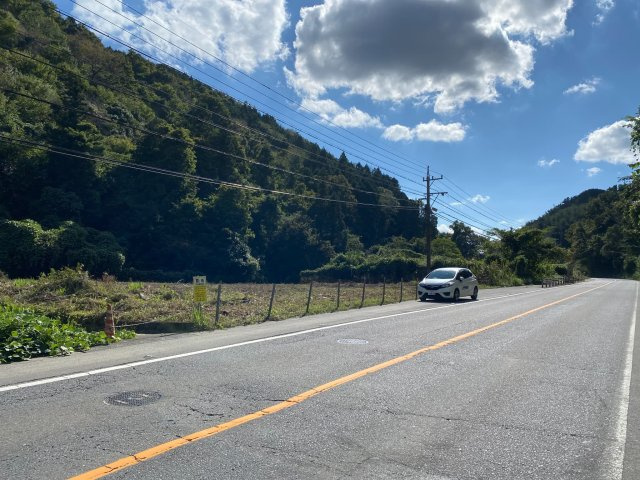 伊賀市長田売り土地の前面道路含む現地写真