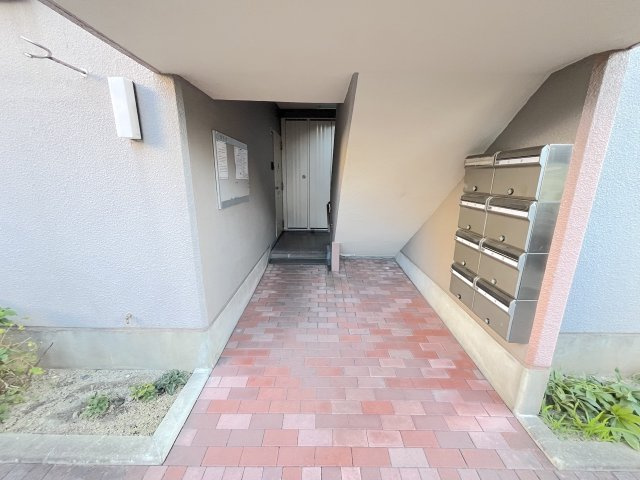 日商岩井南福岡マンションのエントランス