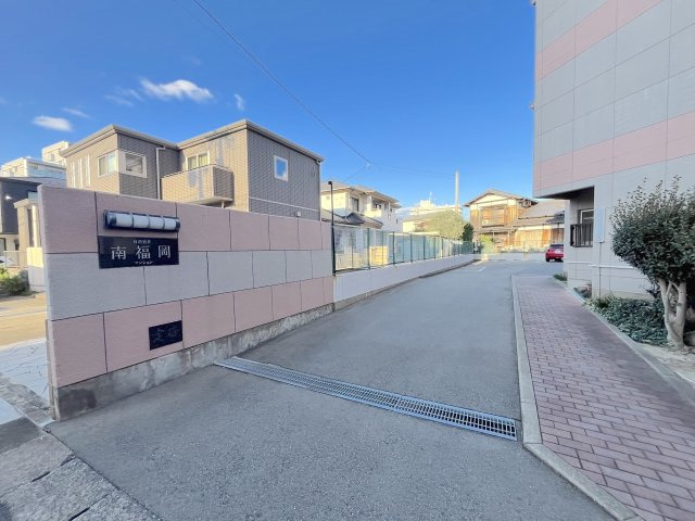 日商岩井南福岡マンションのエントランス