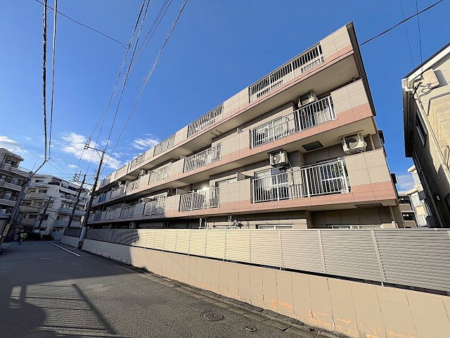 日商岩井南福岡マンションの外観
