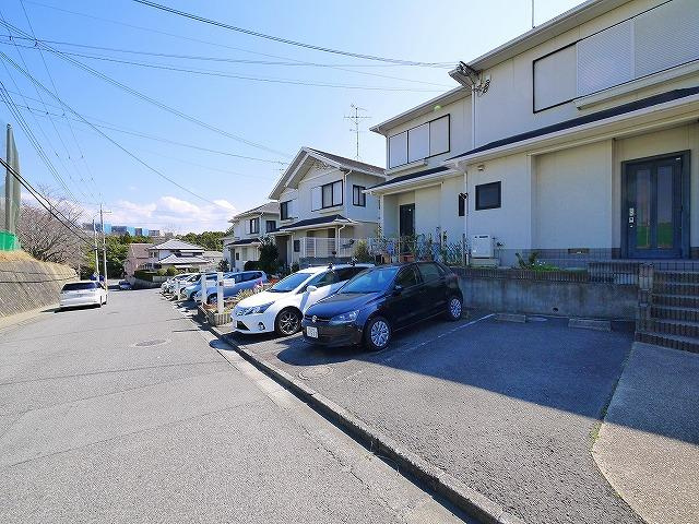 岡嶋メゾネットBの駐車場|駐車場です