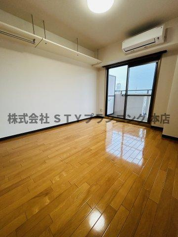 仲介手数料０円！ＶＩＯＬＡ　ＫＡＮＡＹＡＭＡの居間・リビング