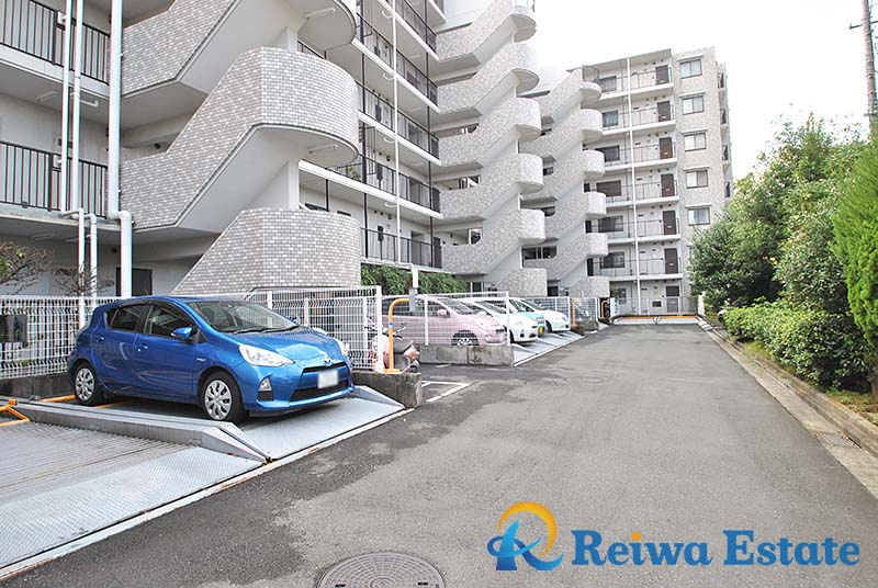 ライオンズマンション茅ヶ崎第3の駐車場