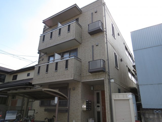 ヴェリタサクラーレの外観