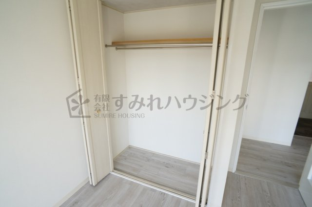 JS宝塚ビルの収納