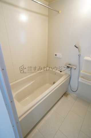 JS宝塚ビルの浴室