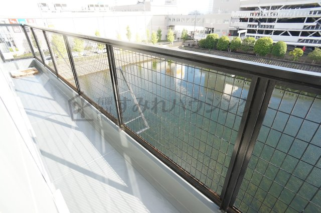 JS宝塚ビルのバルコニー