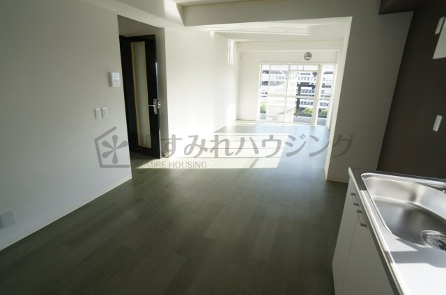 JS宝塚ビルの居間・リビング