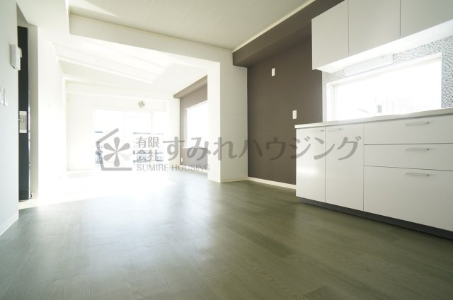 JS宝塚ビルの居間・リビング