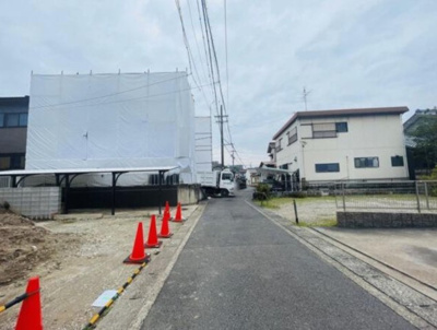 【前面道路含む現地写真】 | MIRASUMO緑区鳴海町北浦072①全1棟＜新築一戸建て仲介手数料無料＞ | 前面道路含む現地写真です