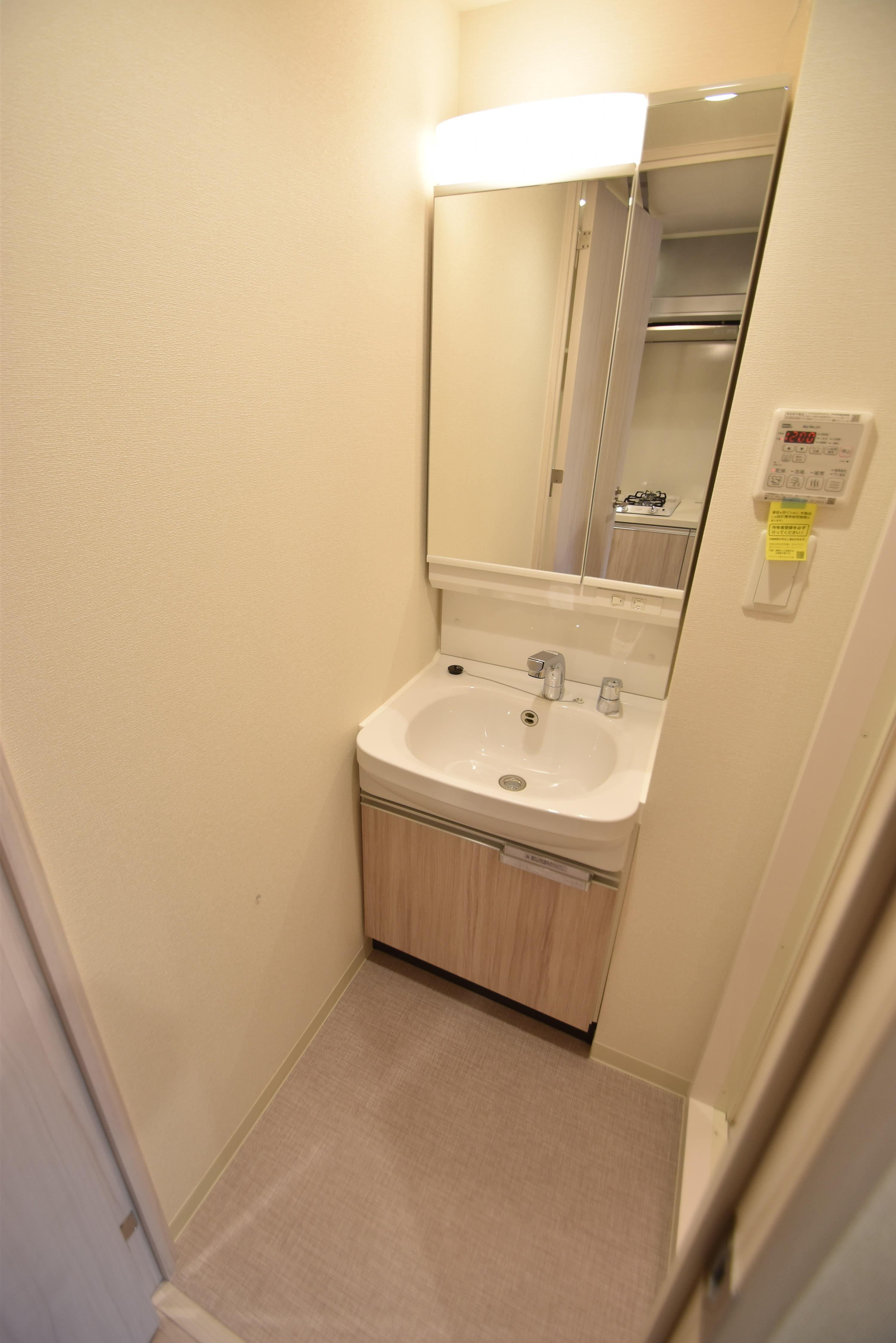 大阪市都島区片町１丁目の賃貸マンションの洗面所