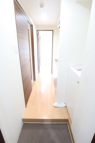 大阪市城東区関目５丁目の賃貸マンションの玄関