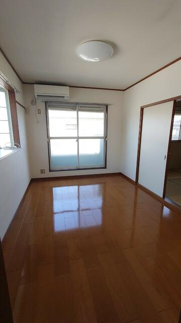 メゾングレージュの洋室