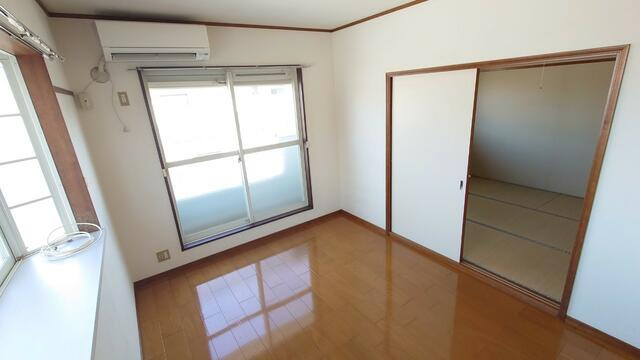 メゾングレージュの居間・リビング