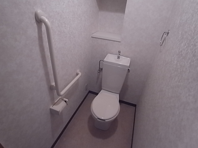 神戸市兵庫区浜崎通の賃貸マンションのトイレ|トイレ