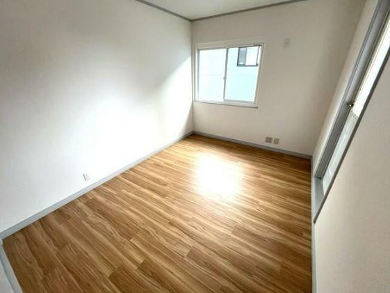 【中古】坂戸市島田リフォーム中古住宅の洋室|2F中央 6.5帖洋室です！