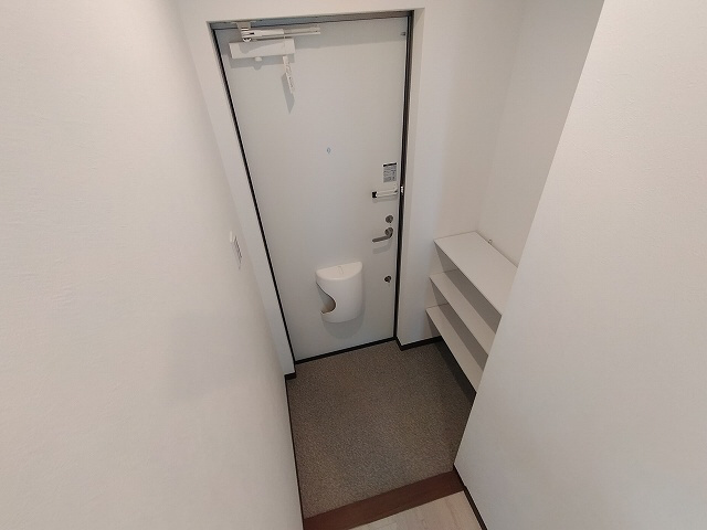 神戸市長田区蓮宮通４丁目のアパートの玄関|シューズボックス付き玄関