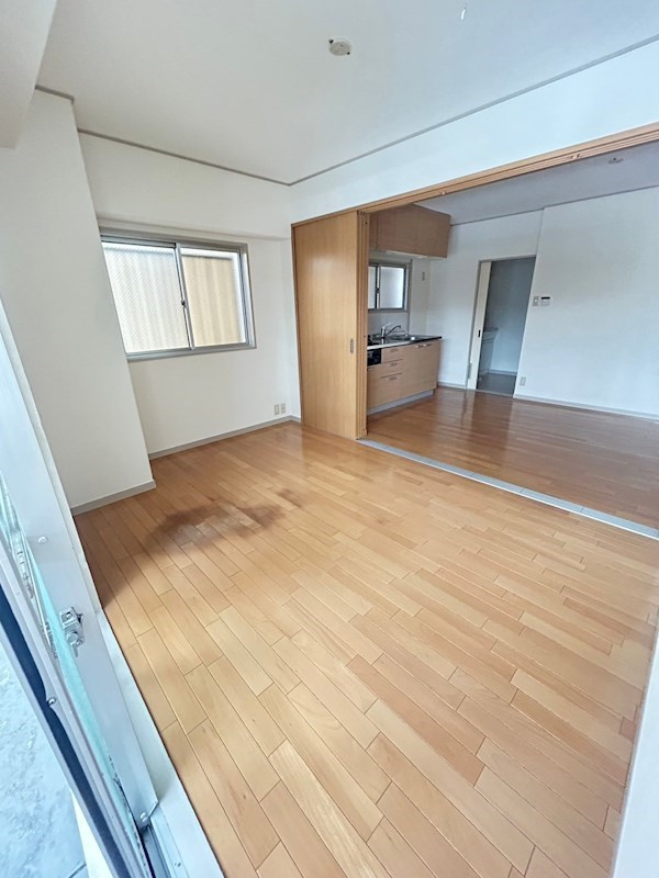 メトロハイツ花隈の居間・リビング