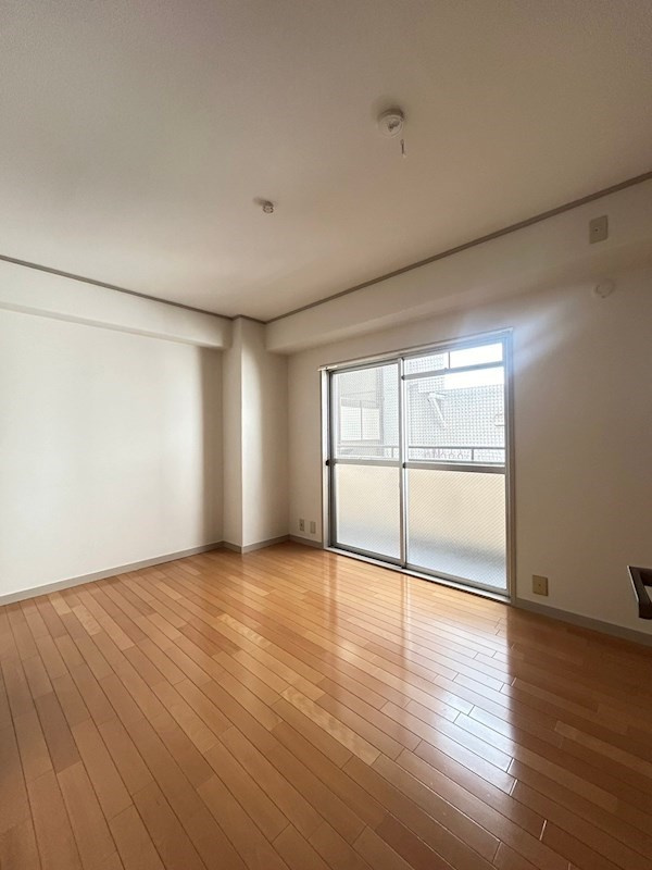 メトロハイツ花隈の居間・リビング