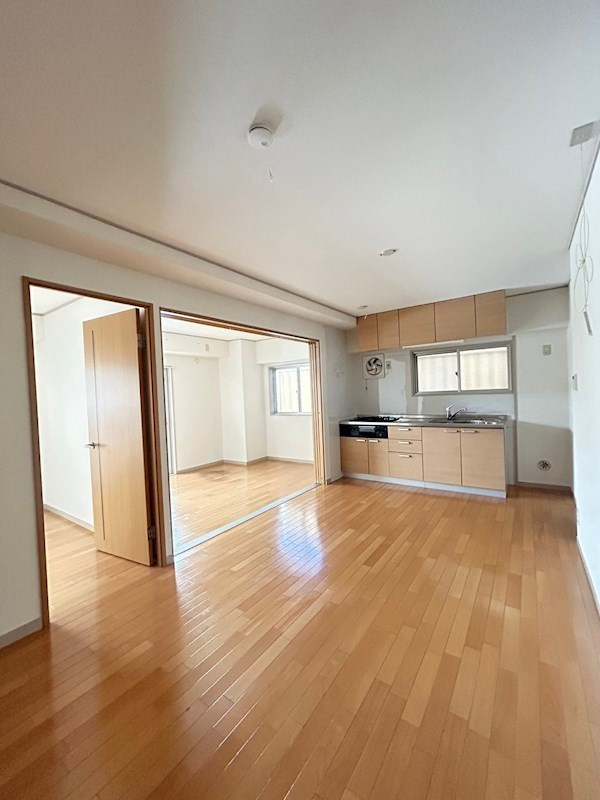 メトロハイツ花隈の居間・リビング