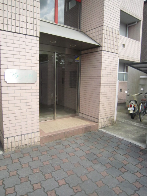 アザレア館のエントランス