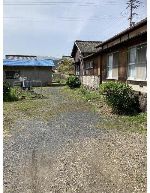 西条市丹原町田滝　戸建ての庭