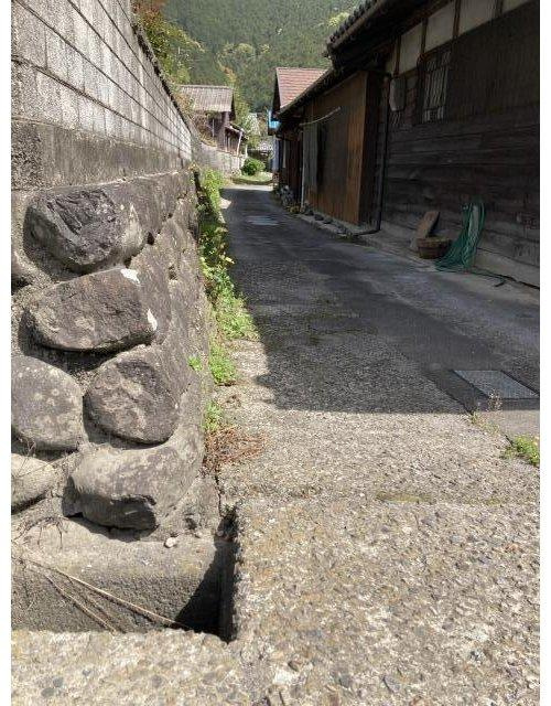 西条市丹原町田滝　戸建ての庭