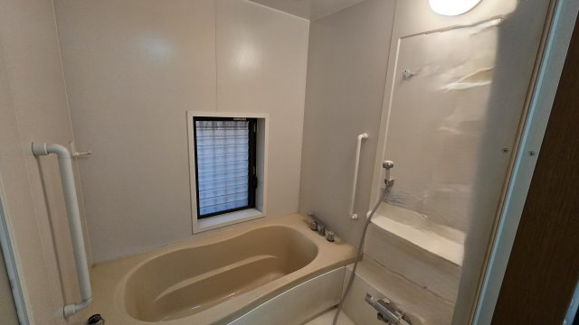 勝山町1丁目　店舗付き住宅の浴室