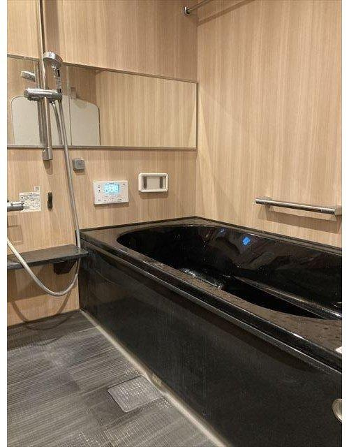 伊予市森　築浅戸建の浴室