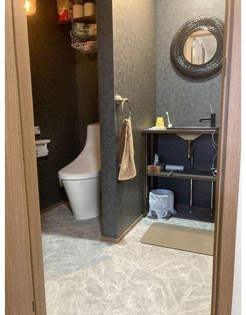 伊予市森　築浅戸建の独立洗面台