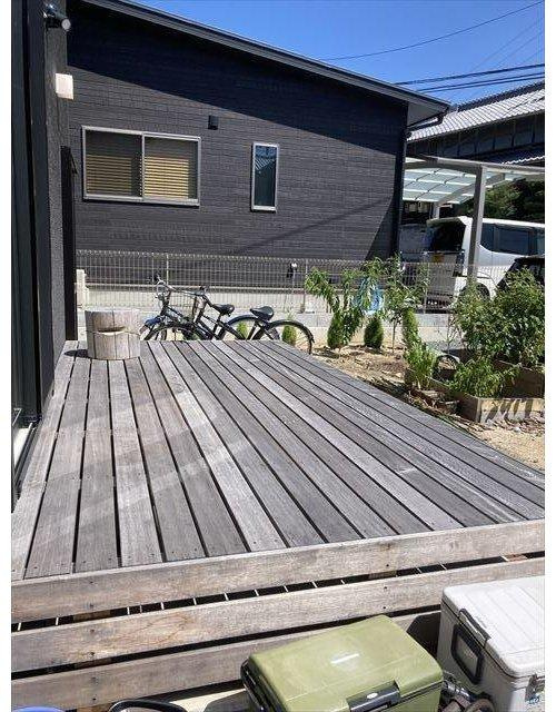 伊予市森　築浅戸建のバルコニー